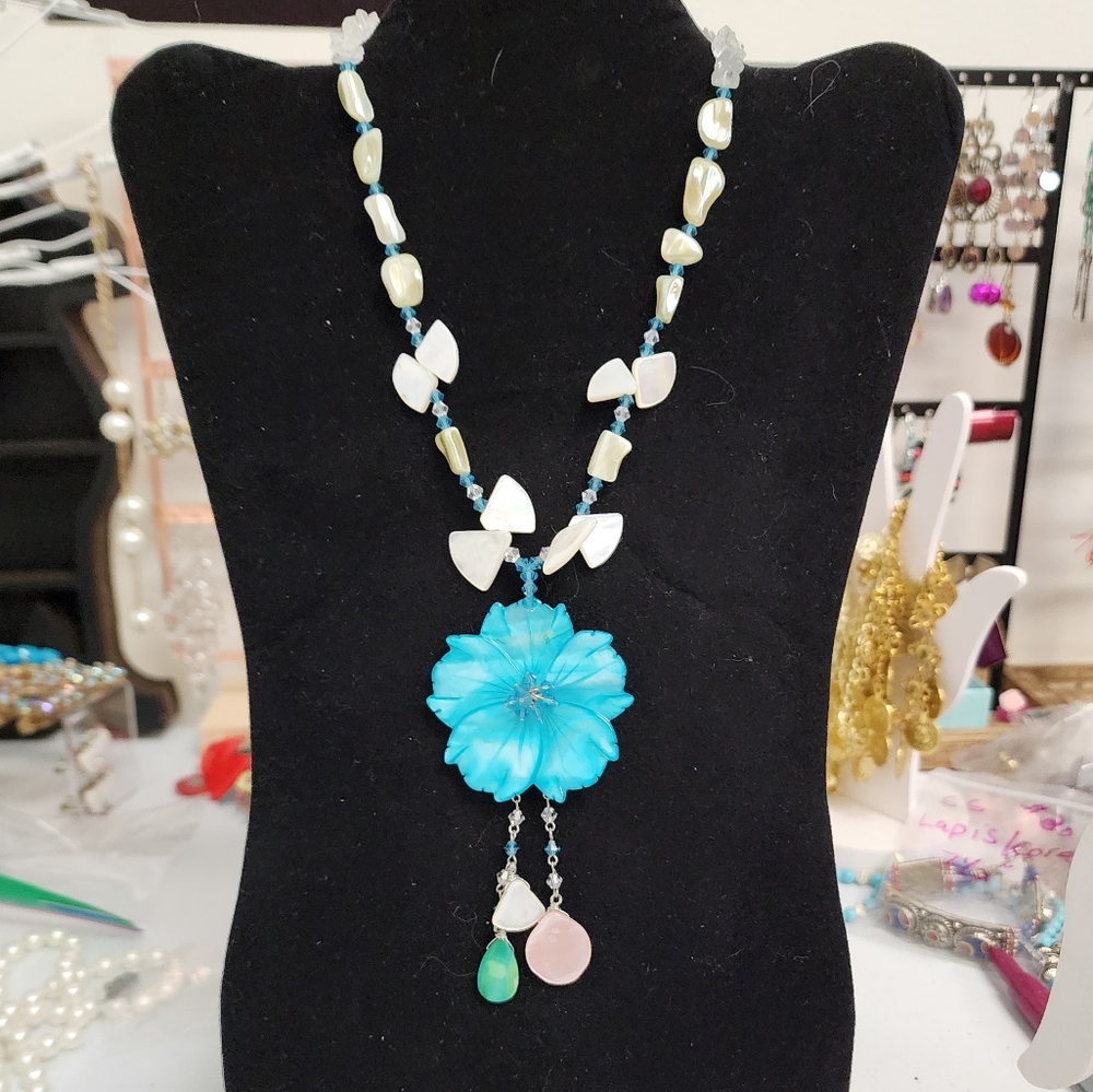 Vintage Blue Hibiscus Carved Shell Mother of Pearl Necklace